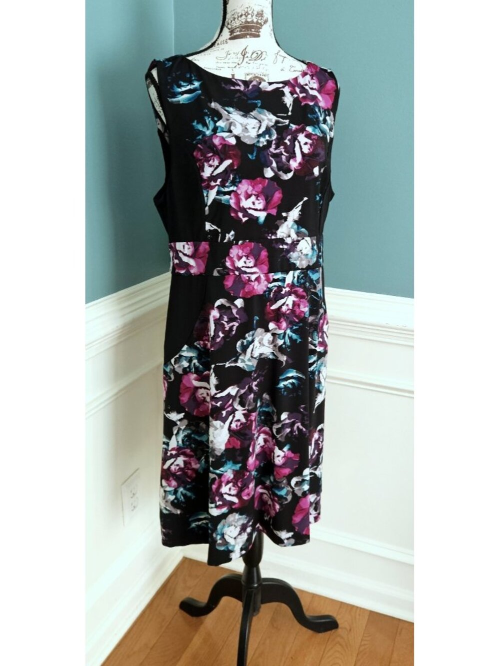 White House Black Market NWT XL Sleeveless Black Raspberry Dress NG1-607
